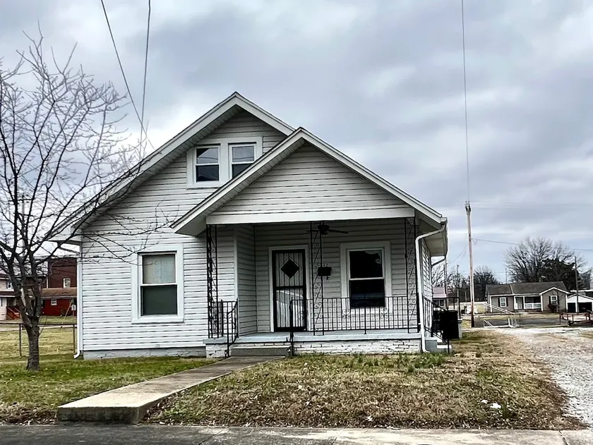 Grandpa's Comfy Cottage - Image 1