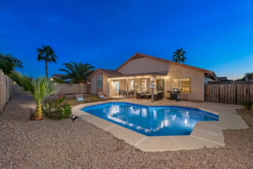 SUPER COMFY HOME! with Private Heated Pool - Image 1