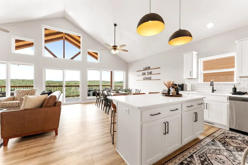 Panoramic Lake&Mtn View, Private HotTub & Firepit! - Image 1