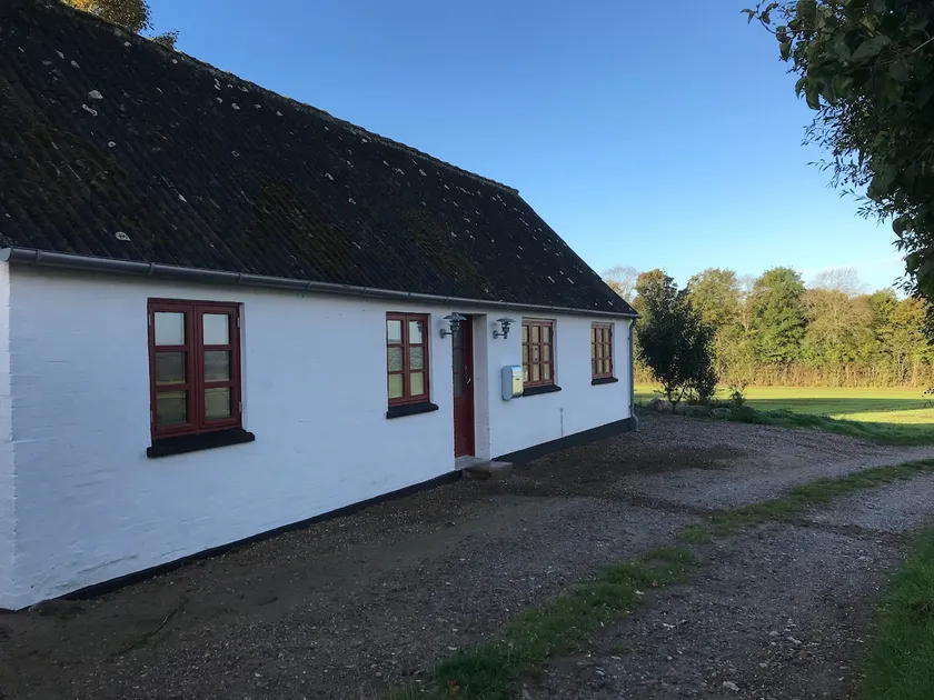 Small country house with views - Image 1