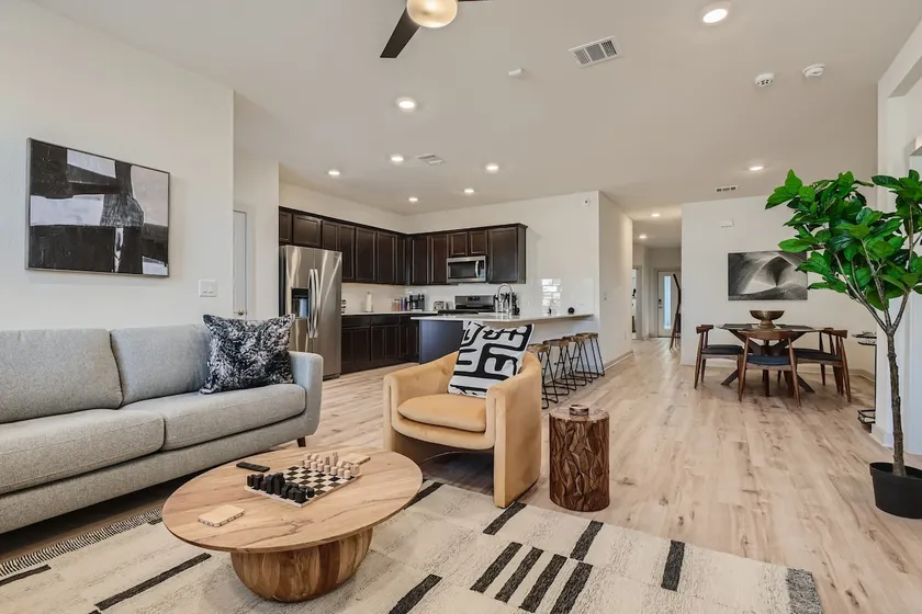 Cool Home Away From Home! Modern & Stylish House - Image 1
