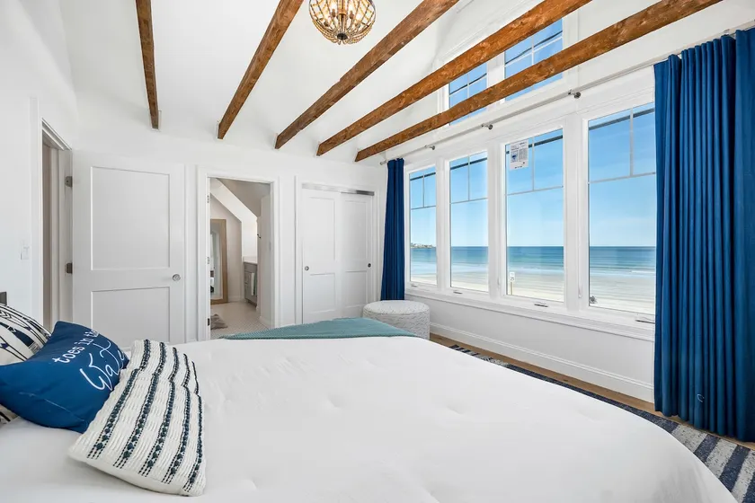 Unique beach house on Long Sand Beach! - Image 1