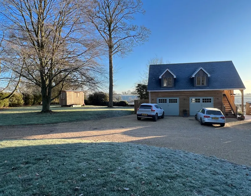 Peaceful private annexe with far-reaching views - Image 1