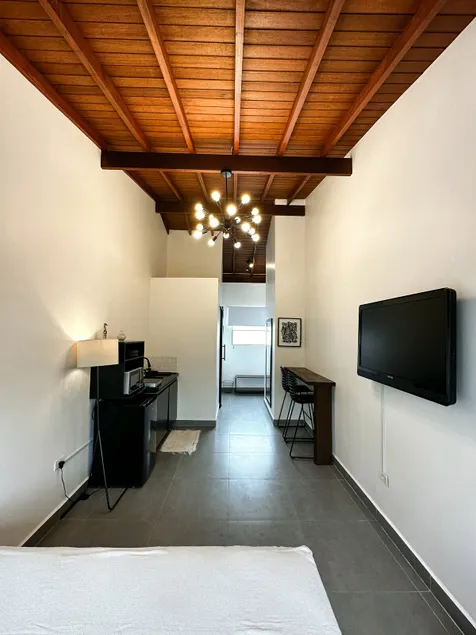 Modern studio on Ubatuba's main street - Image 1