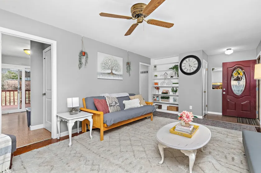 Cozy Home: Close to Everything! Pet Friendly! - Image 1