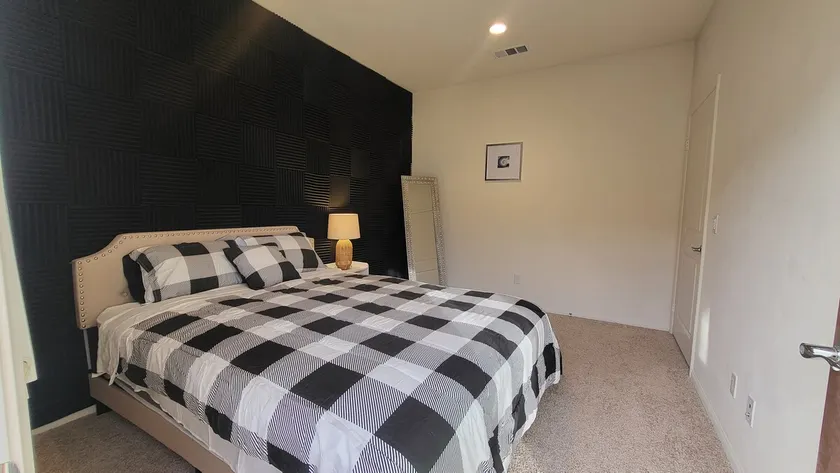 Modern Cozy Guest Suite in the Desert - Image 1