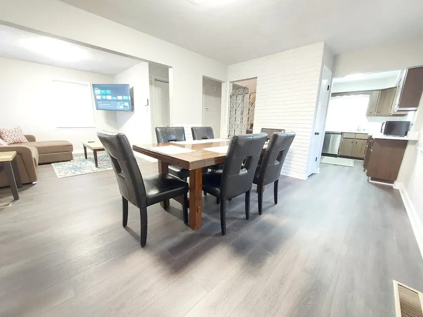 Home located, near by O'Hare & Chicago - Image 1