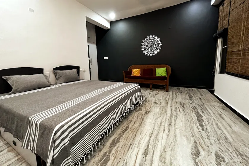 Metro Connected Homestay with Parkview - Image 1