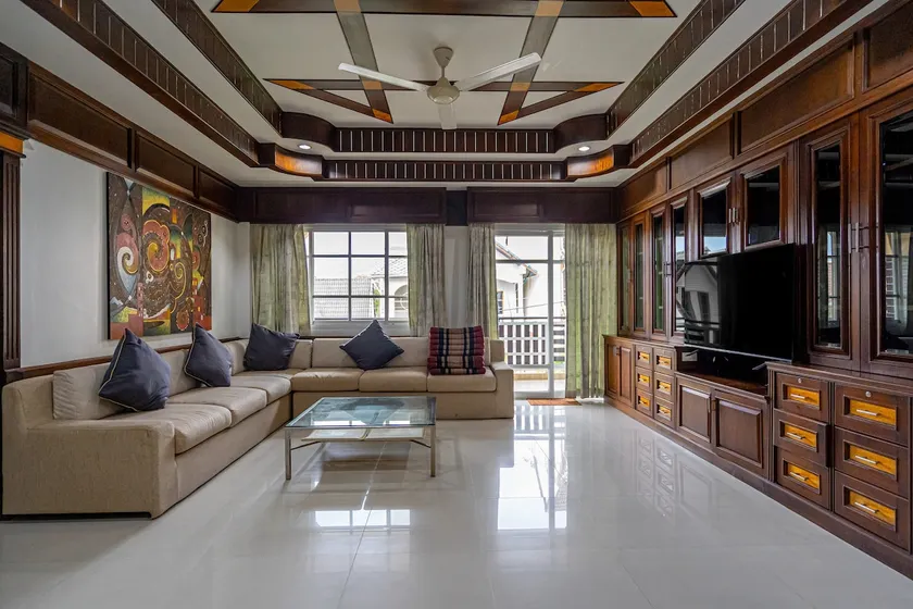 Large 3 Bedroom Apartment in Patong - Image 1