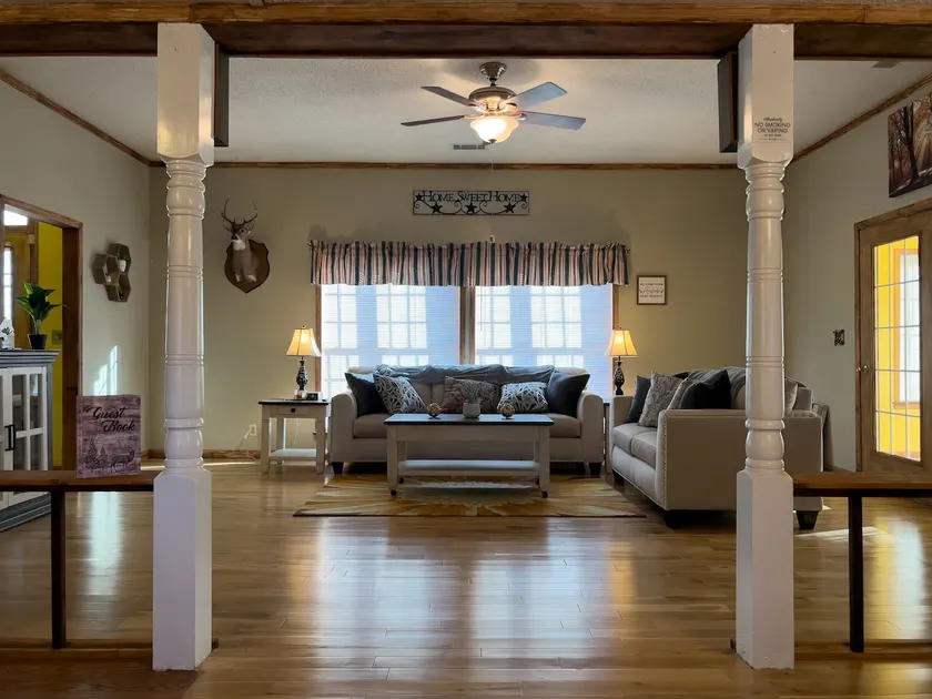 Claxton Country Getaway - Image 1