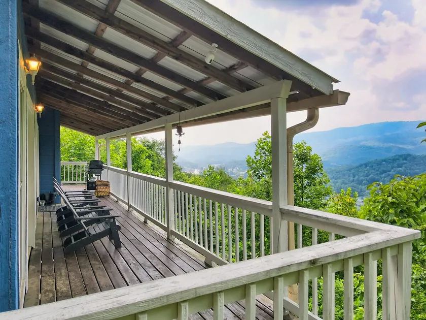 Room at the Top- Dog Friendly Mountain Cabin! - Image 1