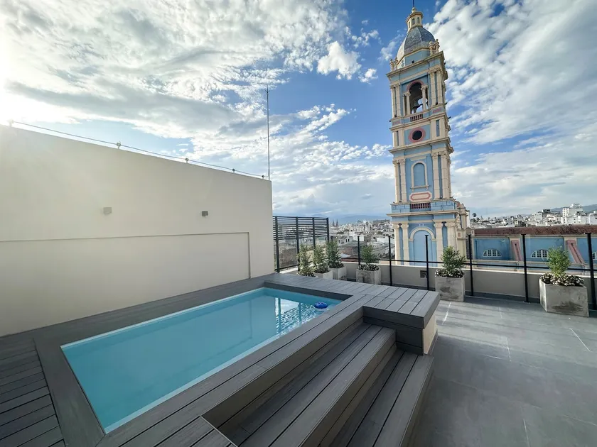 A penthouse overlooking the church - Image 1