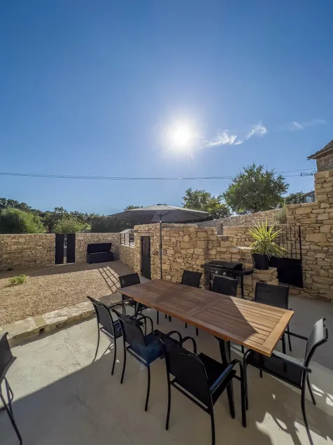 Charming stone house - Image 1