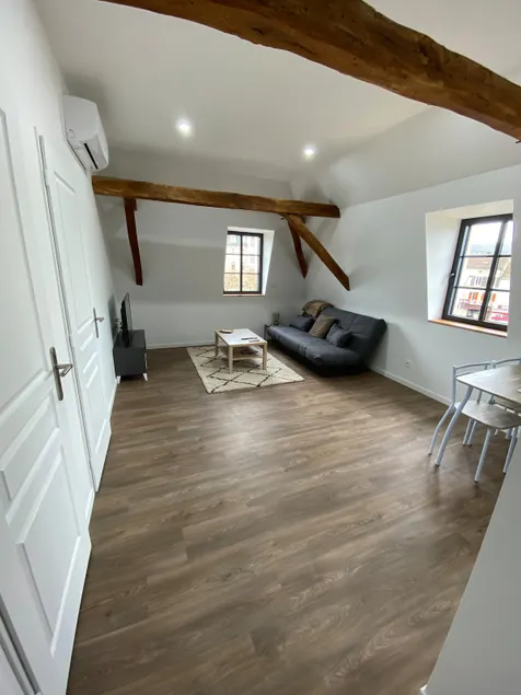 No. 4 Beautiful new apartment in a perfect location. - Image 1