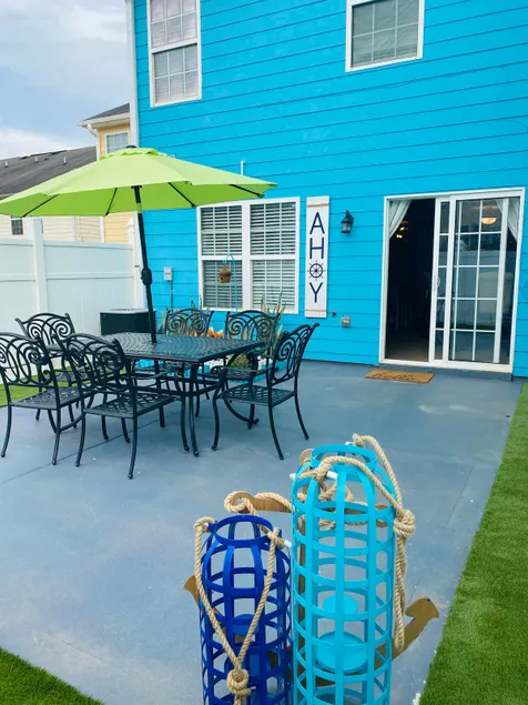 Game Room with patio smoking area and beach theme - Image 1