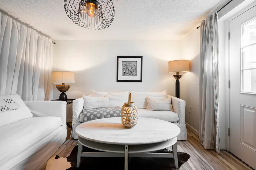 Private Suite in Boulder County - Image 1