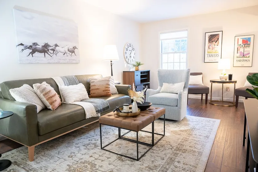 Townhouse/King Beds/Near SPAC/Track *Pet friendly - Image 1