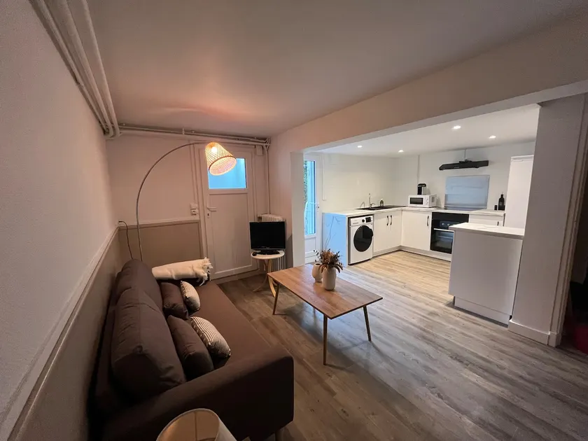 Apartment in the Rose Garden neighborhood - Image 1