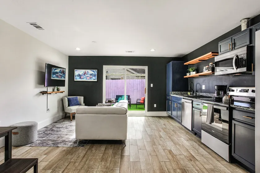 A blend of elegance and art | near French Quarter! - Image 1