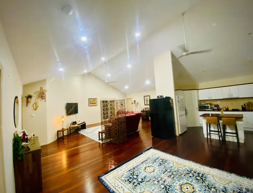 Spacious Home & Tropical Garden - Image 1