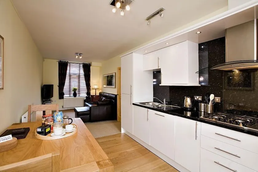 Higher Floor Superior Apartment - Image 1