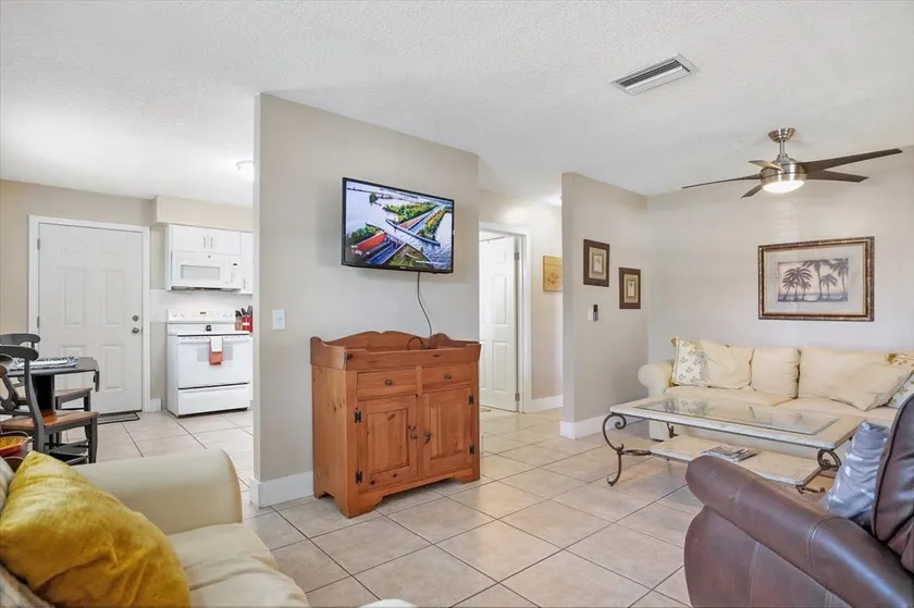 The Floridian-Beach Life! - Image 1