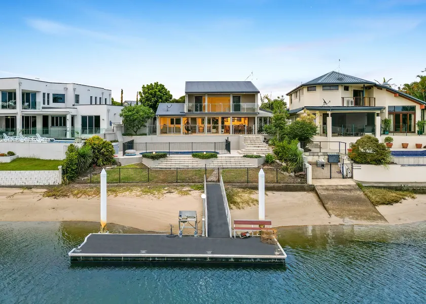 Sorrento Waterfront Retreat & Pool - Image 1