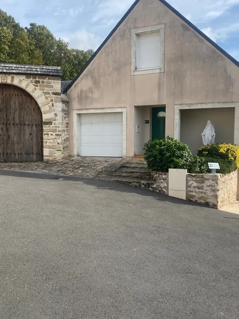 Air-conditioned, only for 1 night, 2 bedrooms, garage - Image 1