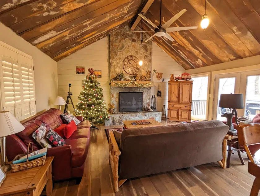 Charming cabin with spectacular views - Image 1