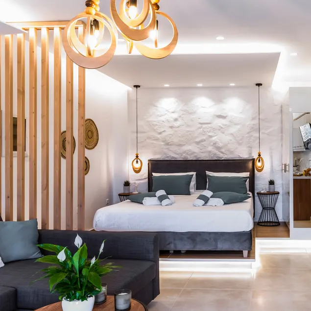 Sofilins Luxury Suite - Image 1