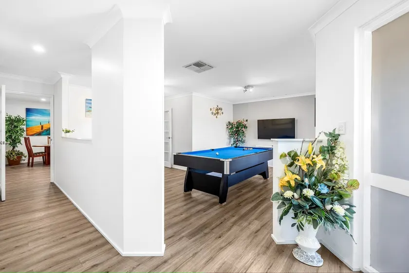 A Cosy Holiday Home - Image 1