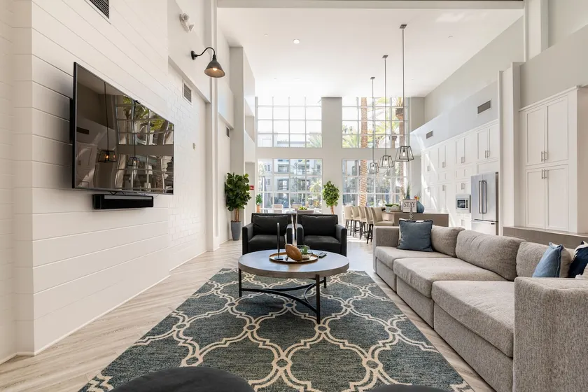 Condo in Irvine perfect for longer stays - Image 1