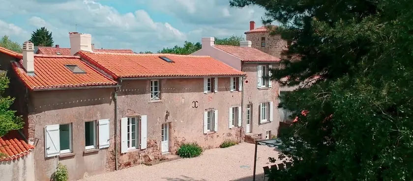 4-bedroom house + garden near Puy du Fou - Image 1