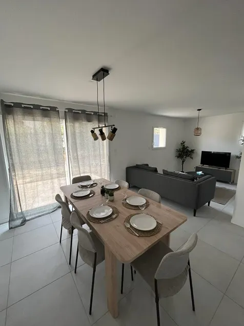 Modern house in Saint-Genis-Laval (house no. 2) - Image 1