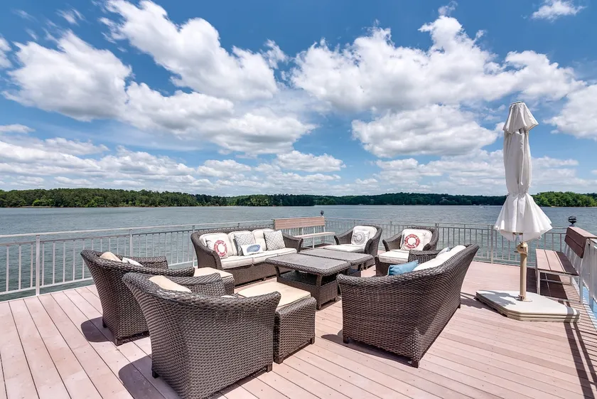 Stunning views, private dock, gorgeous home - Image 1