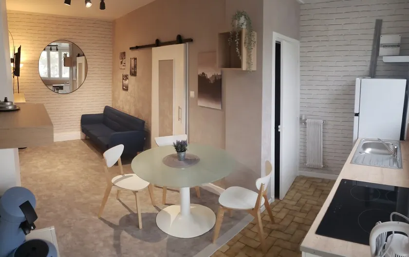 Apartment with terrace no. 7 • Near Puy de Dôme - Image 1