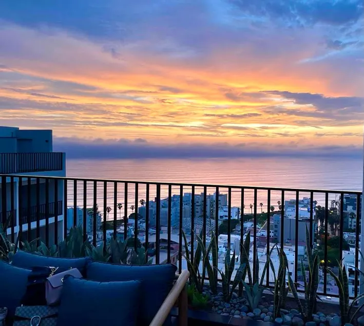 Amazing Studio - city & ocean view! + Netflix! - Image 1