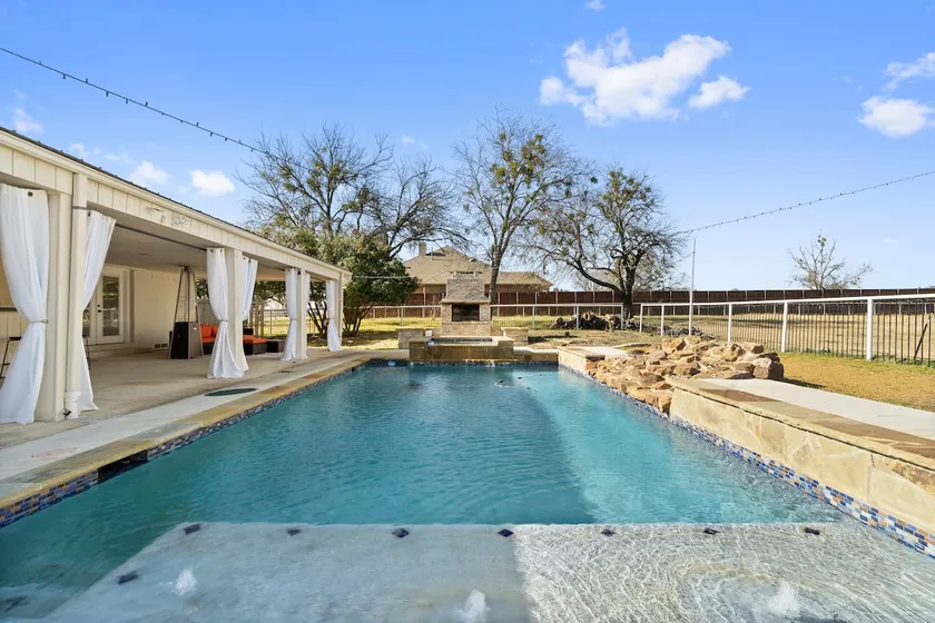 Farmhouse Retreat|HOT TUB |Spanishpool, Basketball - Image 1