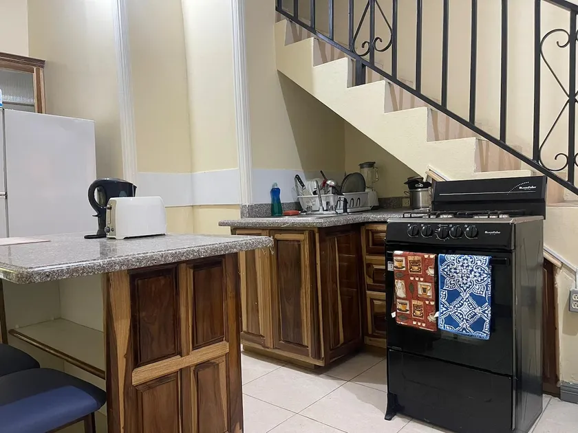 3 bedroom townhouse apartment - Image 1