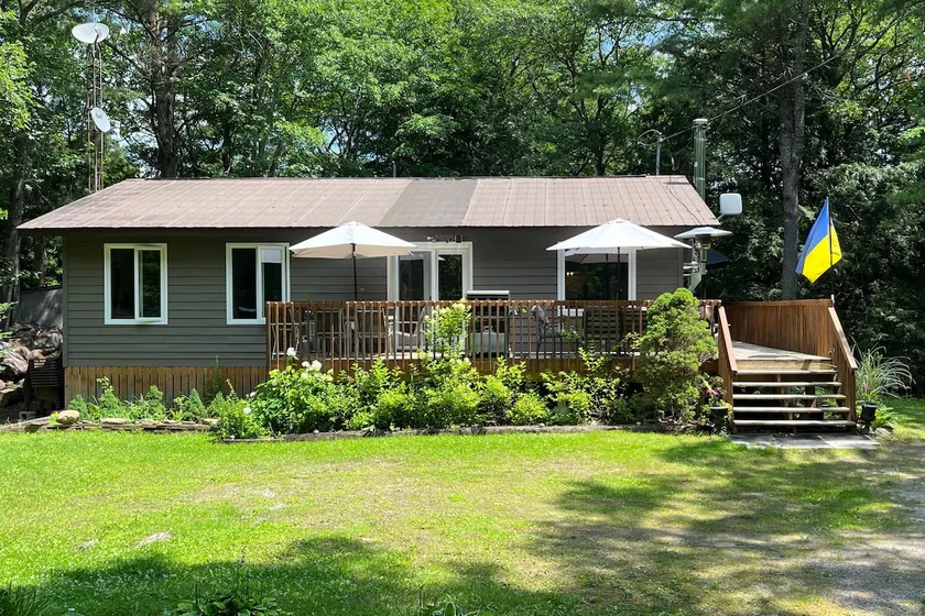 Waterfront Retreat on Silver Lake - Image 1
