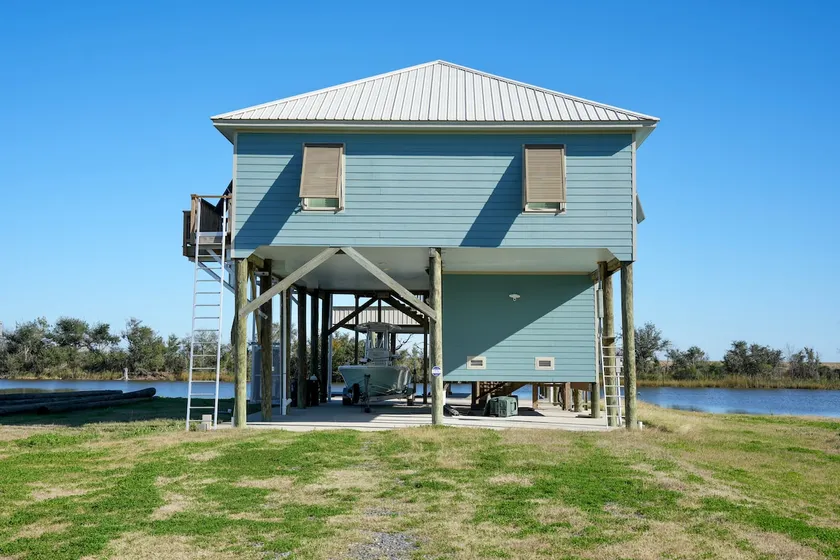 Les Pierre's Luxury Fishing Camp - Image 1
