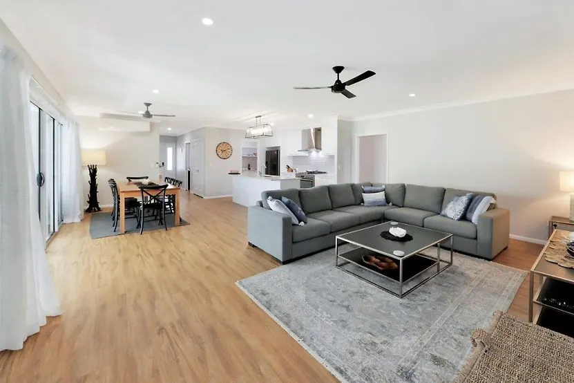 Pet friendly Hamptons luxury short walk to beach - Image 1