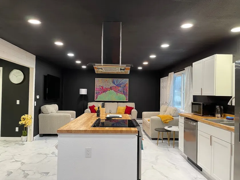 Northern Romance - UMED Unconventional Home - Image 1