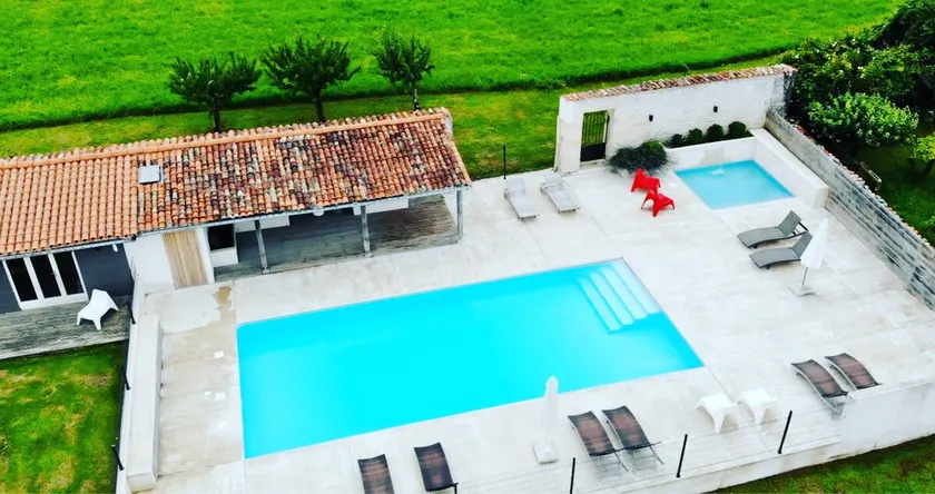 2 bedroom gite w. shared pools - Image 1