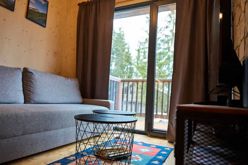 Cosy 1-bedroom apartment with free parking - Image 1