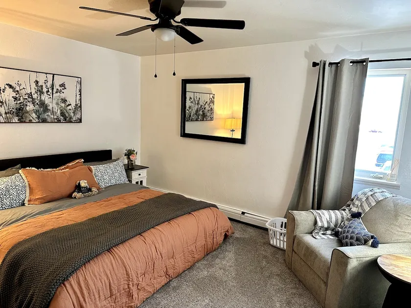 Comfortable 2BR Apt Central - Image 1