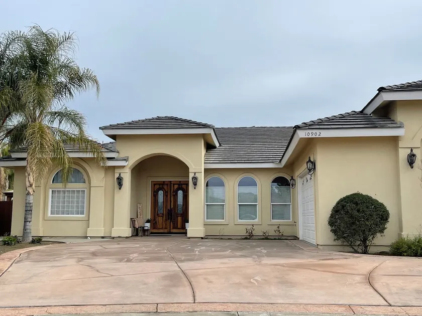 Entire Spacious Home - Image 1
