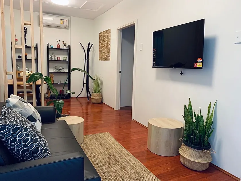 Entire Granny Flat in Westleigh - Image 1