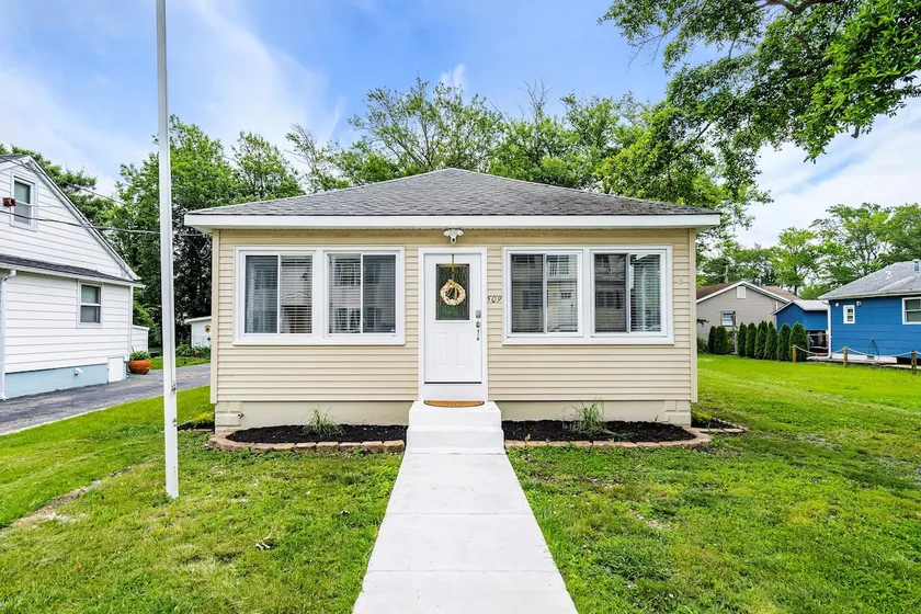 Callan's Coastal Cottage - Image 1