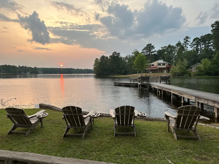Refuge On The Lake - Image 1